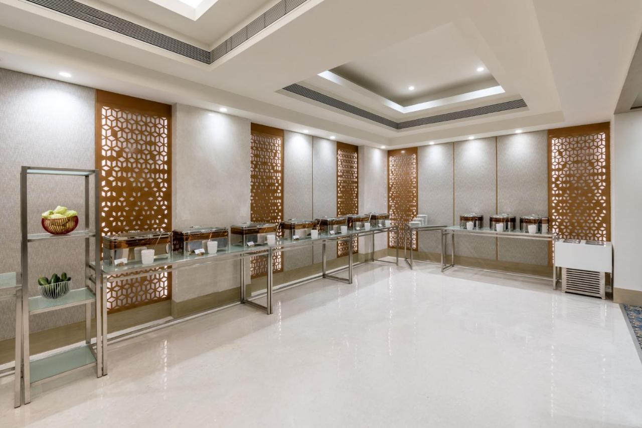 Vivanta Ahmedabad Sg Highway Extérieur photo